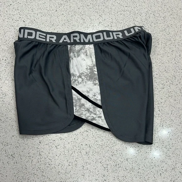 Under Armour Athletic Shorts - Picture 3 of 5